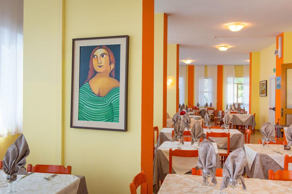 Hotel Levante Sul Mare Lido Di Savio Exterior foto